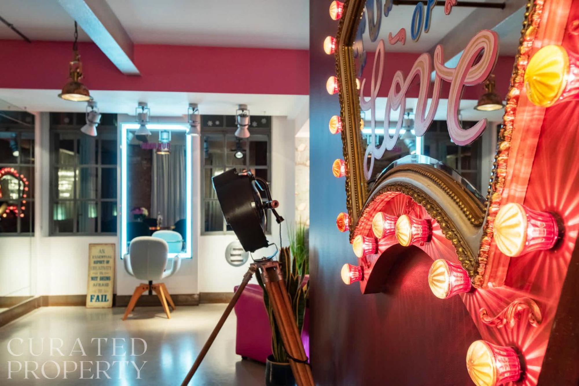 Amazingly Luxurious Loft Apartment, Soho - 3 Bedrooms, 2 Bath & Office London Exterior foto